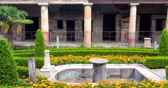 HOUSE OF THE GILDED CUPIDS-REGIO VI - AI VOICE