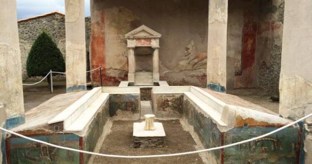 HOUSE OF THE EPHIBE-REGIO I - AI VOICE