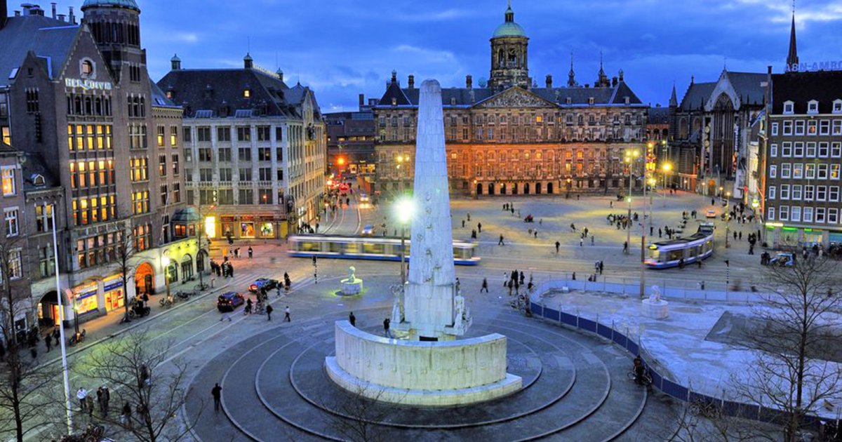 Is Dam Square In The Centre Of Amsterdam