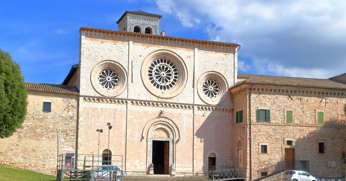 Audioguida ABBAZIA DI SAN PIETRO Guida Turistica | MyWoWo