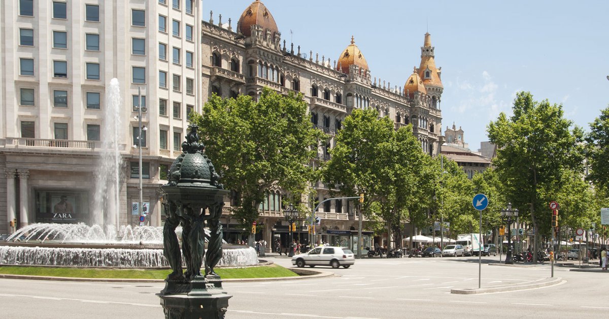 Passeig de Gràcia, Barcelona's most elegant boulevard