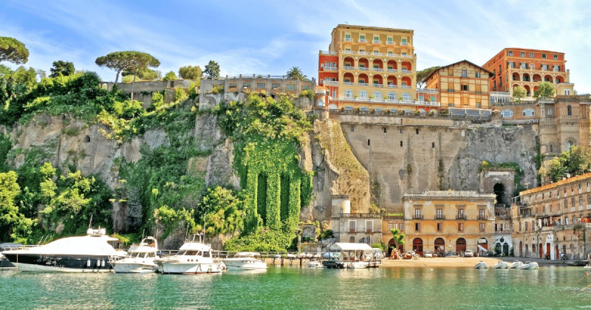 SORRENTO, Presentation