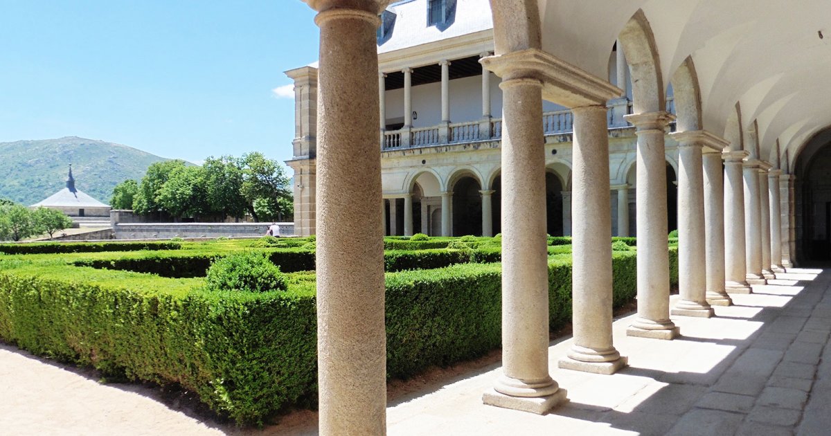 PATIO OF THE EVANGELISTS