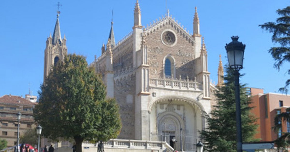 LOS JERONIMOS, Esterno