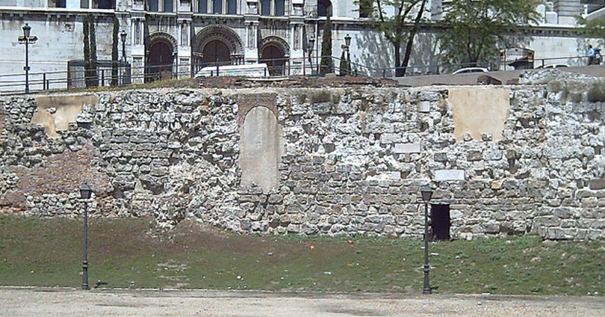 SAN MIGUEL MARKET AND SURROUNDINGS, Arab Wall