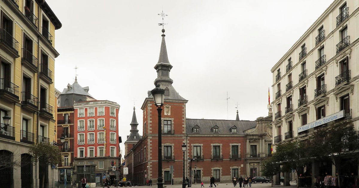 PLAZA DE SANTA CRUZ, Introducción