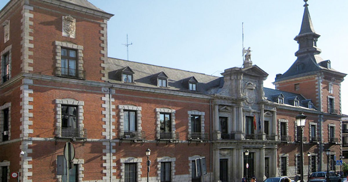 SANTA CRUZ SQUARE, Palacio De Santa Cruz