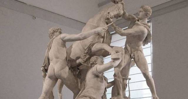 FARNESE-STIER – ERDGESCHOSS RAUM 16 - AI VOICE