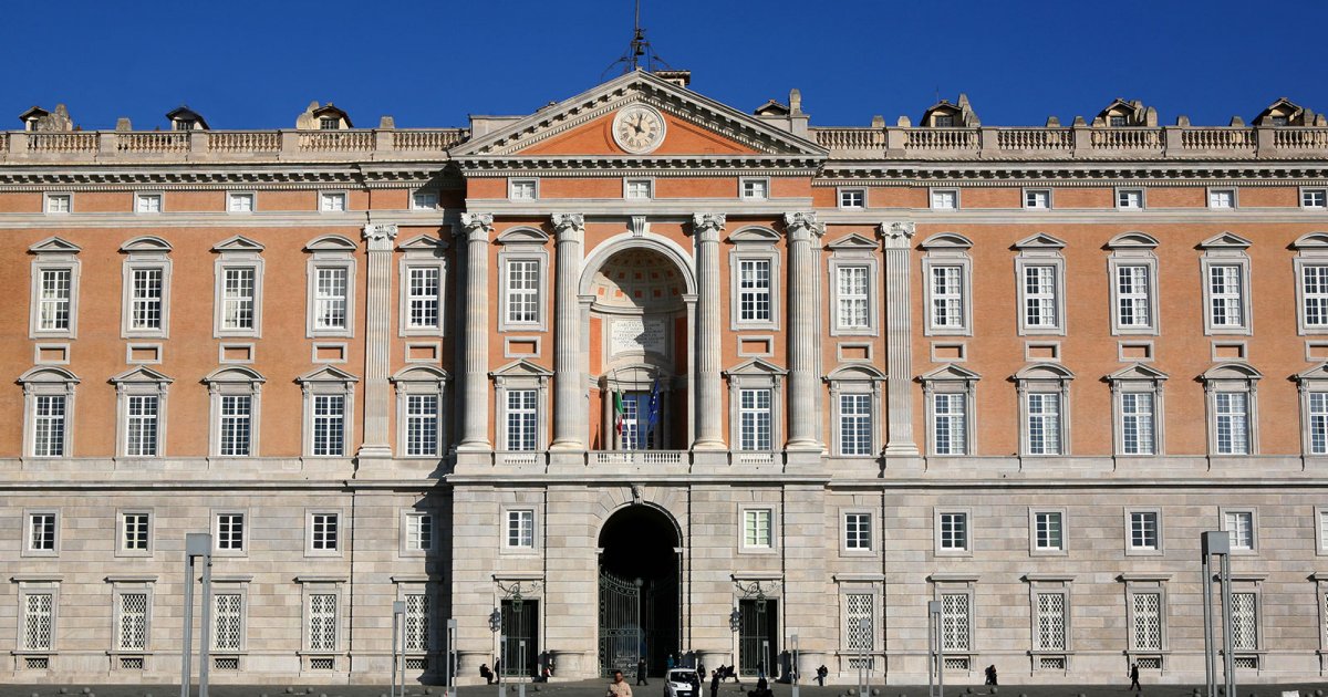 PALAIS ROYAL DE CASERTE, Histoire