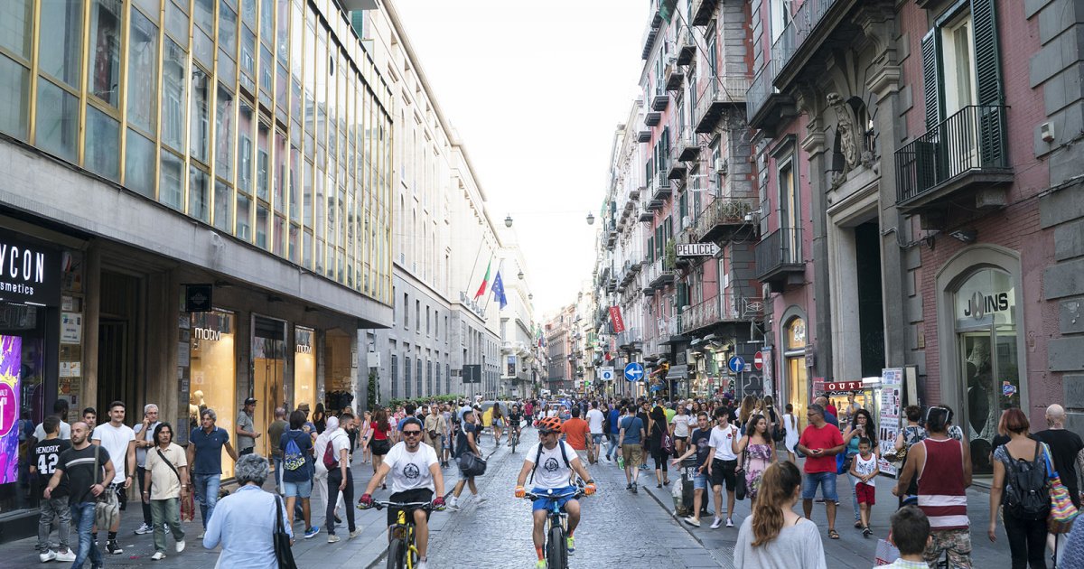 Vans store napoli outlet via toledo