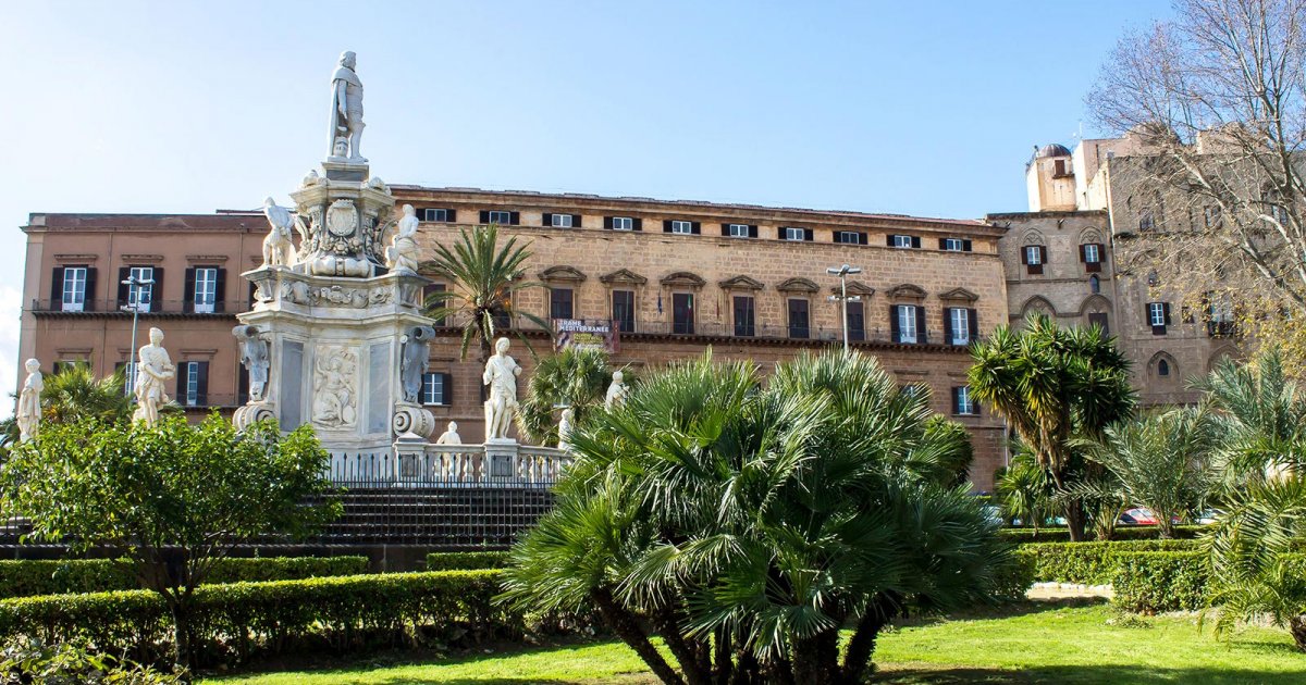 PALACIO DE LOS NORMANDOS Y CAPILLA PALATINA, Historia