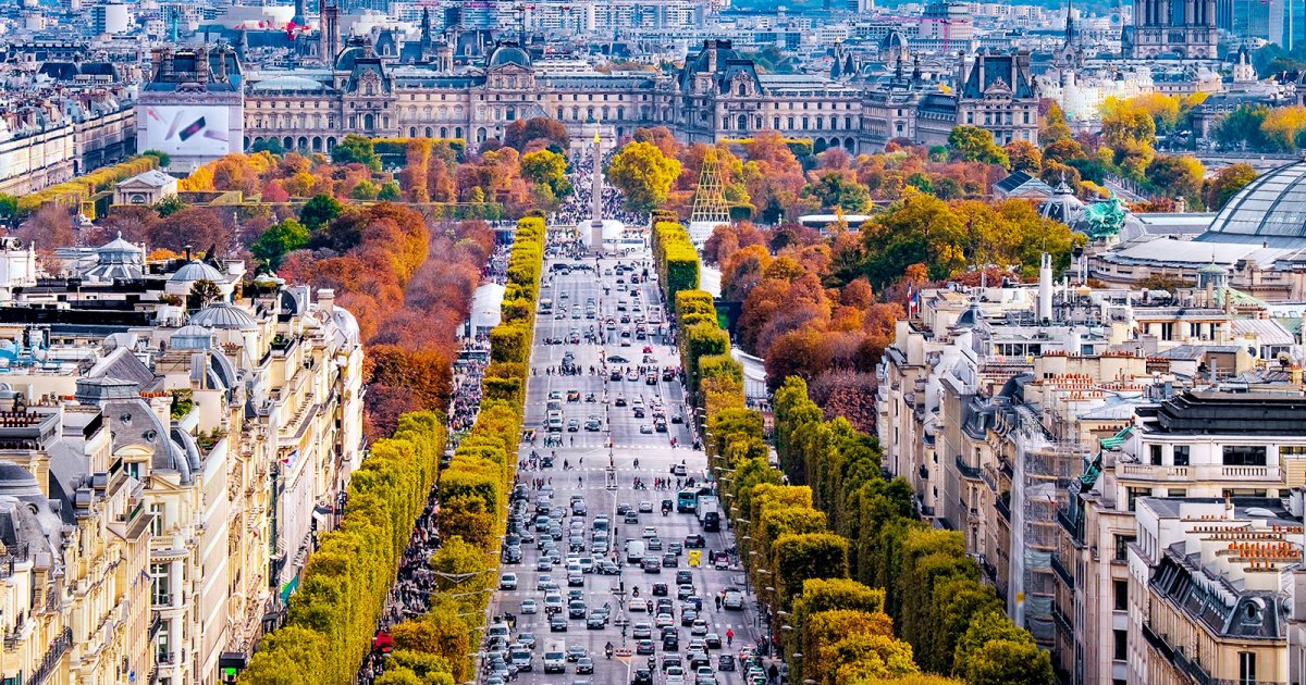 The Champs-Élysées in Paris • Access and Information • Come to Paris