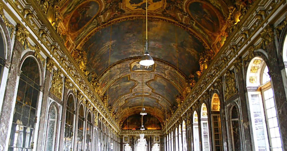 VERSAILLES, Innenbereich