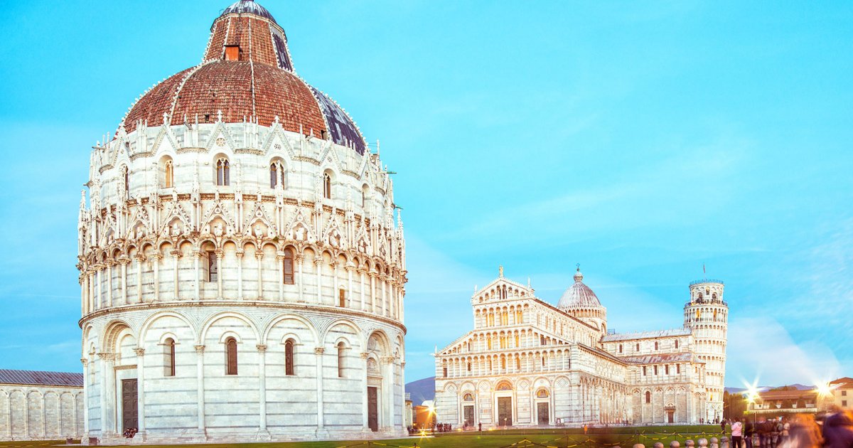 ПЛОЩАДЬ ЧУДЕС или ПЬЯЦЦА-ДЕИ-МИРАКОЛИ (ит.  PIAZZA DEI MIRACOLI), Площадь, Введение