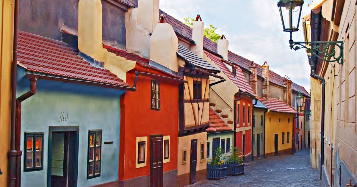 CHÂTEAU, Ruelle D'or Et Jardins