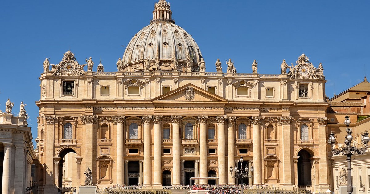 SAINT PETER'S, Façade