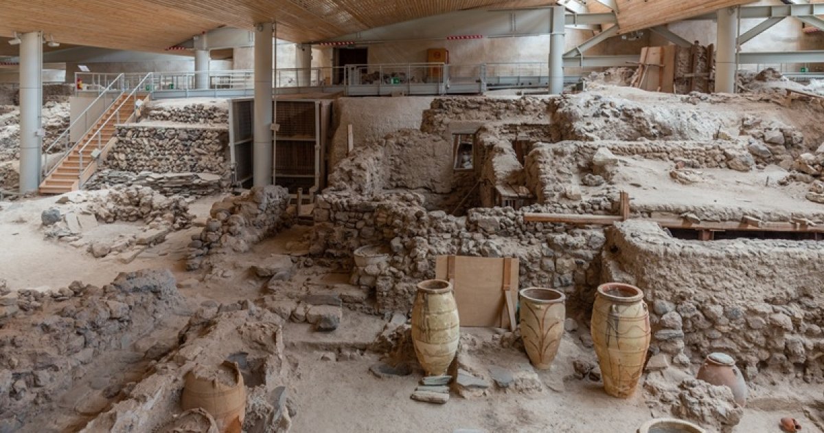 SITIO ARQUEOLÓGICO DE AKROTIRI, Historia - Ai Voice