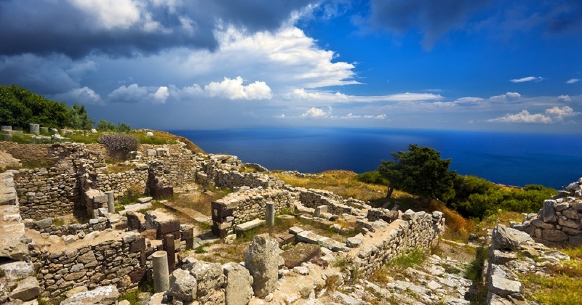 ARCHÄOLOGISCHE STÄTTE DES ANTIKEN THERA, Präsentation - Ai Voice