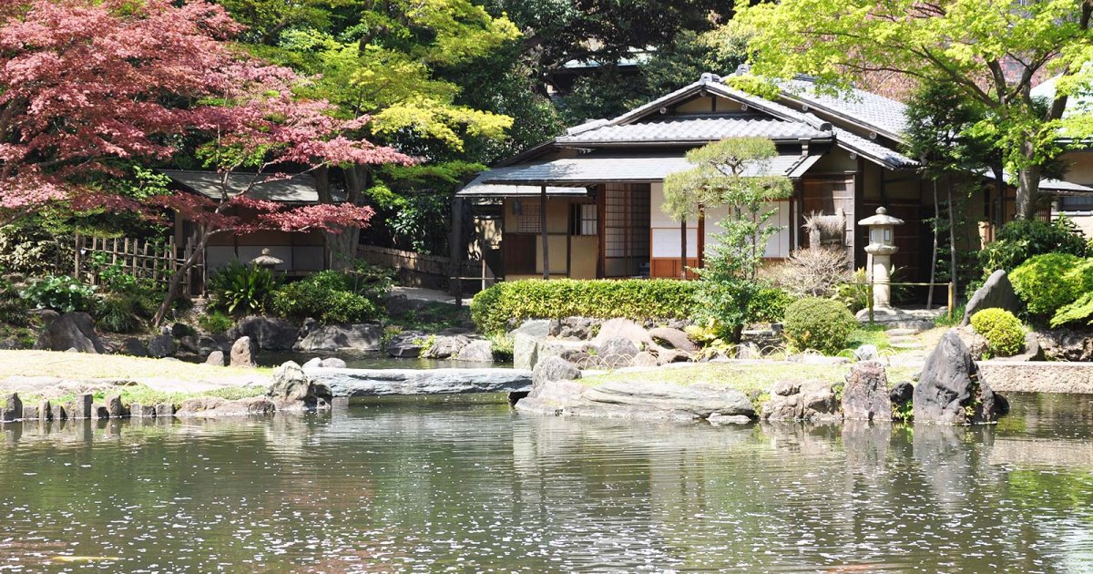 YASUKUNI SHRINE, Giardino Visita