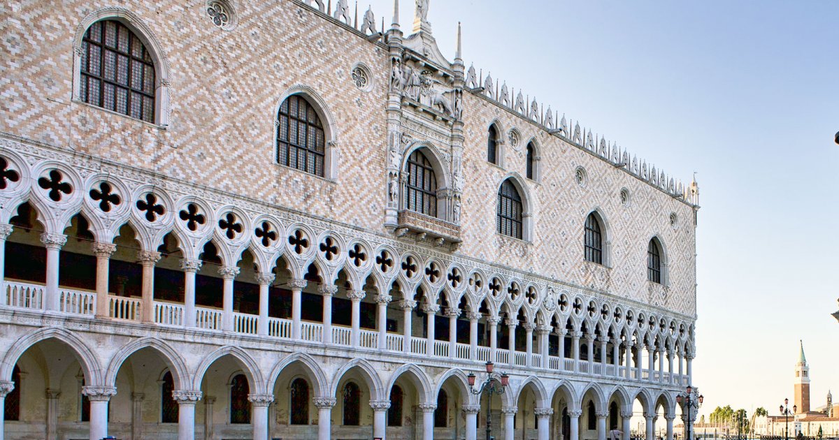 DOGE'S PALACE, History