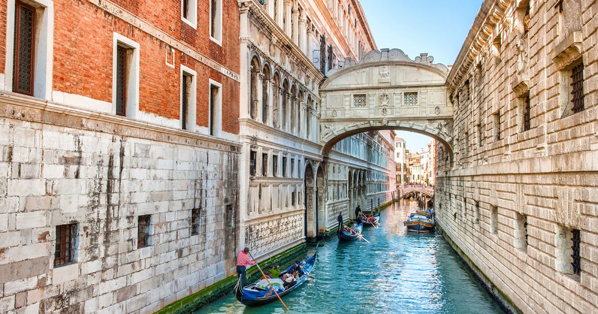 Palazzo Ducale (Dose's Palace) and Bridge of Sais